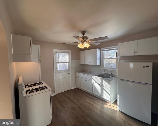 Foto del edificio - 340 Edgewood Rd