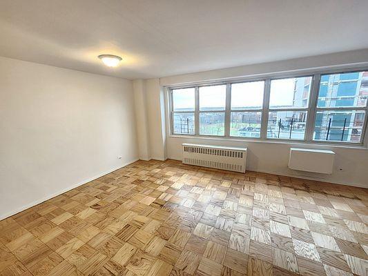 Foto del edificio - 1 bedroom in BRONX NY 10463