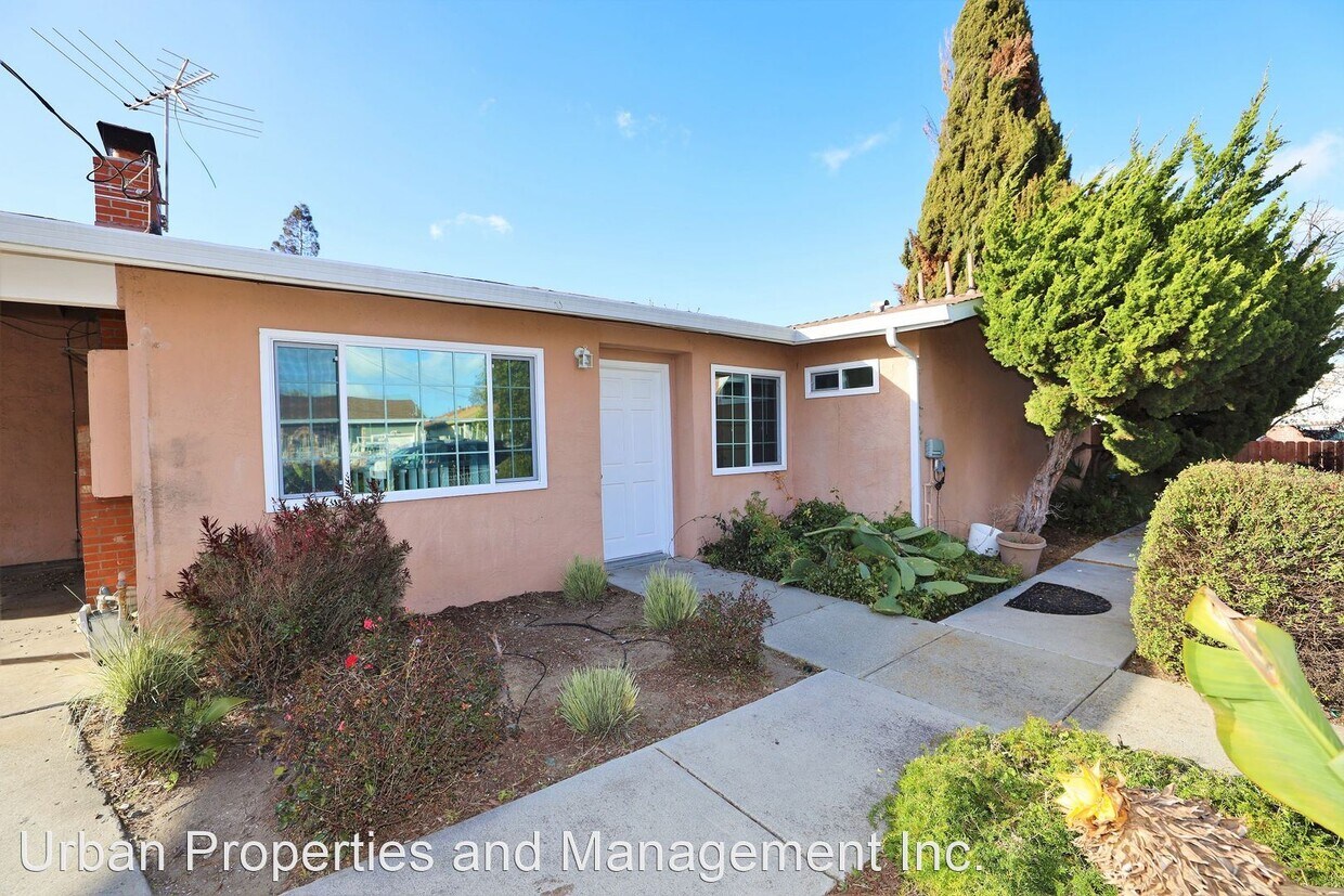 Primary Photo - 4 br, 4 bath House - 687 Hurlingame Avenue