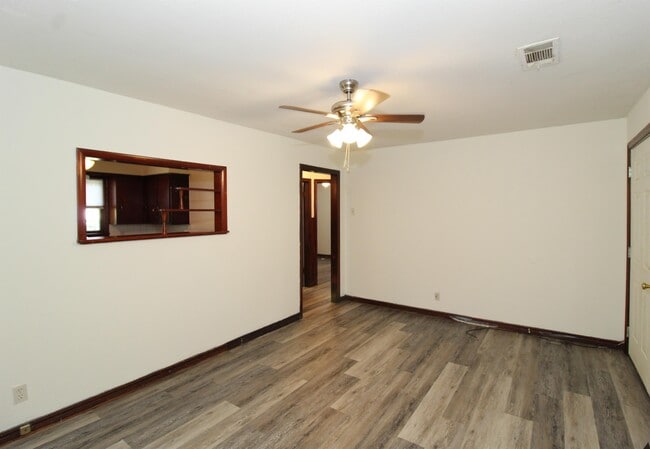 Building Photo - 507 Geneva St