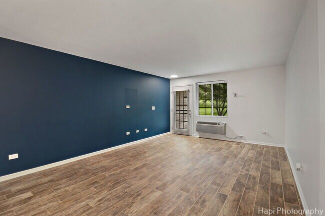 Building Photo - 2313 Silverstone Dr