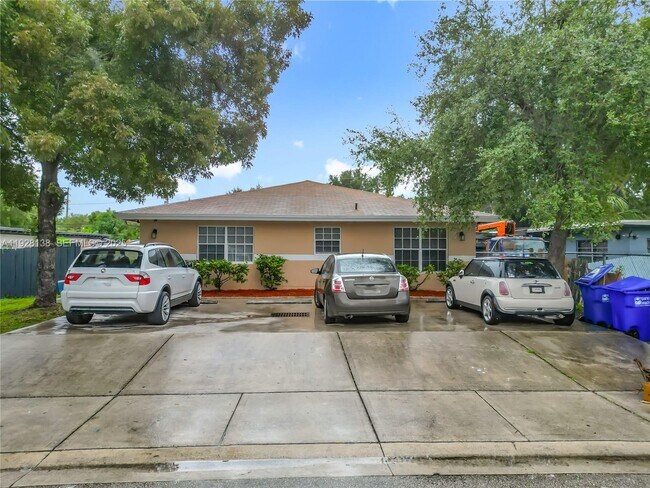 Foto del edificio - 530 NE 34th St