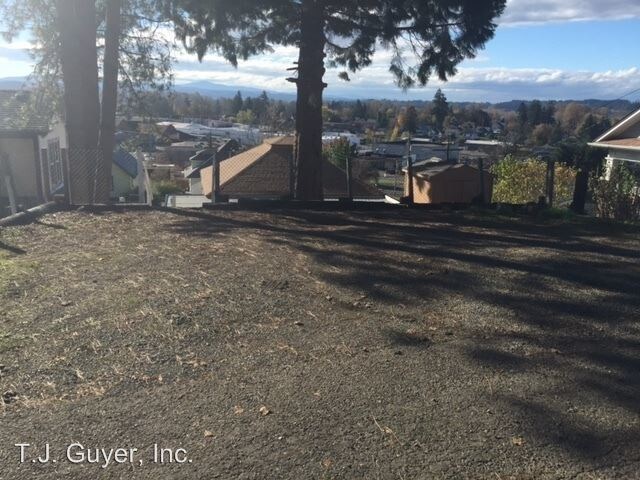 Foto del edificio - 3 br, 1 bath House - 580 NE Adams Ave.