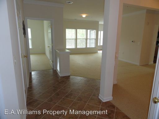 Building Photo - 1000 Westwood Village Way