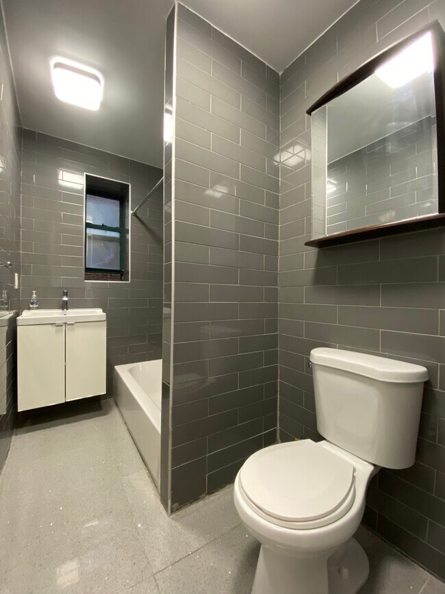 Building Photo - 1090 St Nicholas Ave