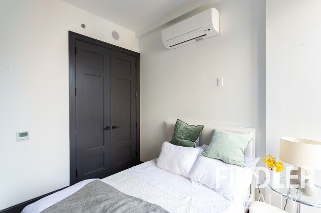 Foto del edificio - 42-20 27th St