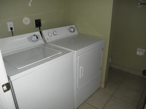 Foto del edificio - 2221  White Pine Circle B