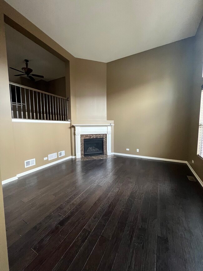 Living Room - 459 Plaza Plz