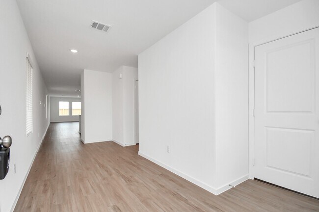 Building Photo - 3179 Savannah Rose Dr