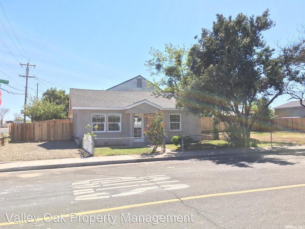 2 br, 1 bath House 2966 Ross Ave House Rental in Riverbank, CA