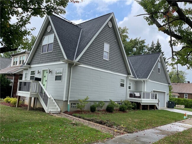 Foto del edificio - 2145 N Taylor Rd
