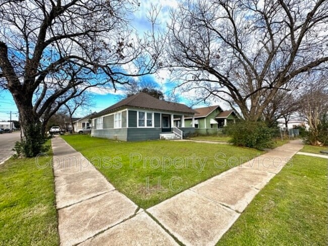 Foto del edificio - 1827B Proctor Ave