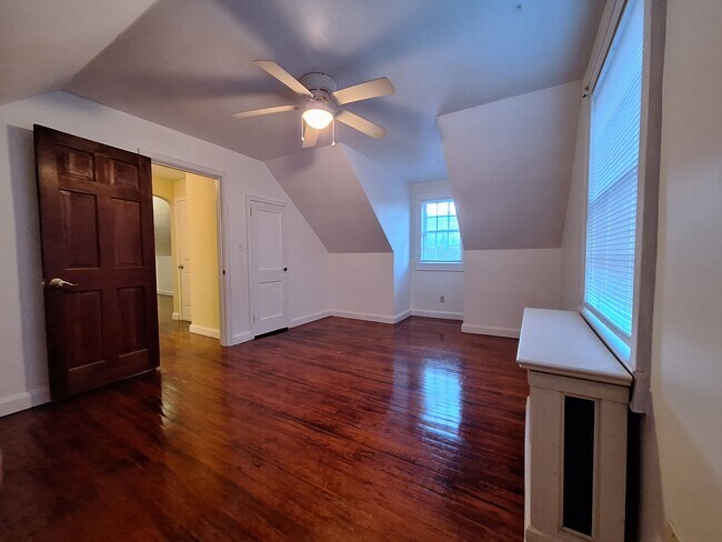 Building Photo - 2302 Whitehall Ave