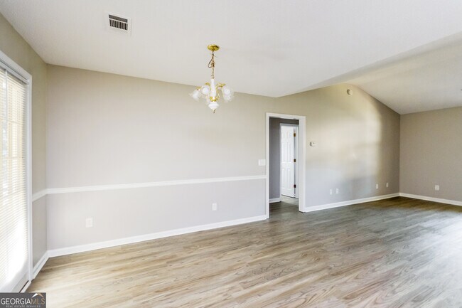 Building Photo - 120 Lakefront Dr