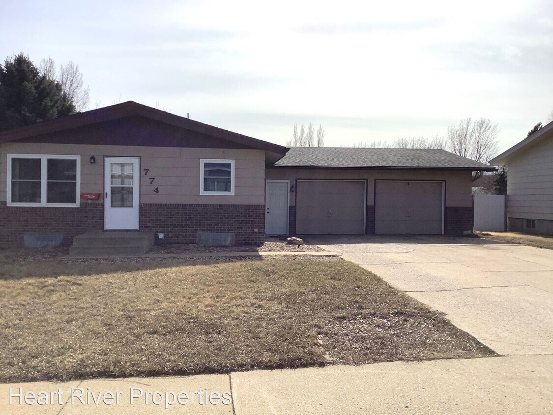 Primary Photo - 3 br, 1.5 bath House - 774 Custer