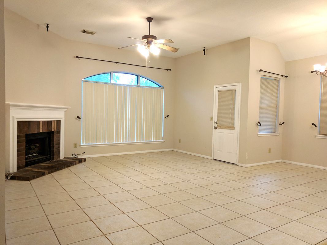 Building Photo - 4911 Campbell Dr