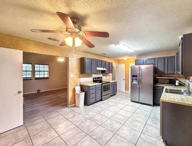 Foto del edificio - 501 Ridge Dr