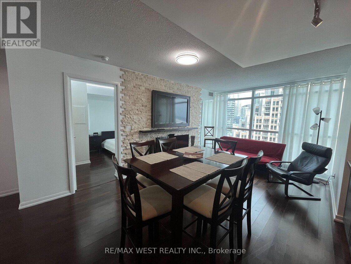 Photo du bâtiment - 215 Fort York Blvd