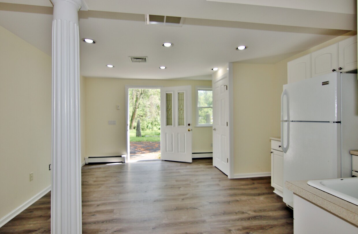 Foto principal - 821 Long Ridge Rd
