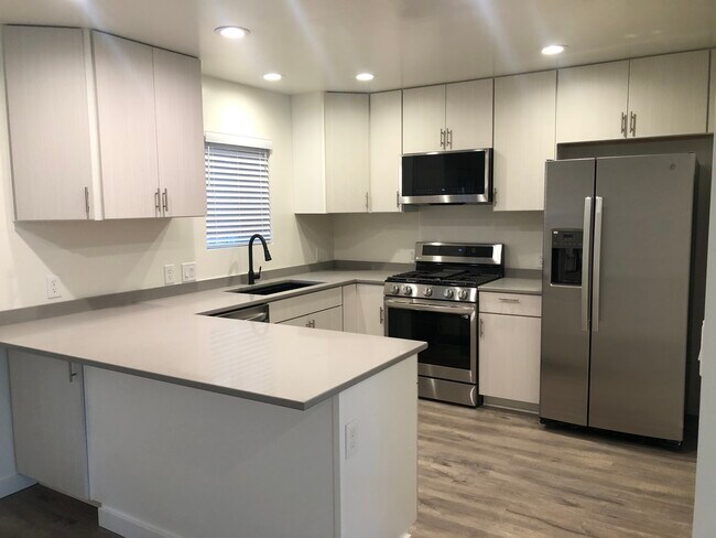 Kitchen - 461 S 12th St