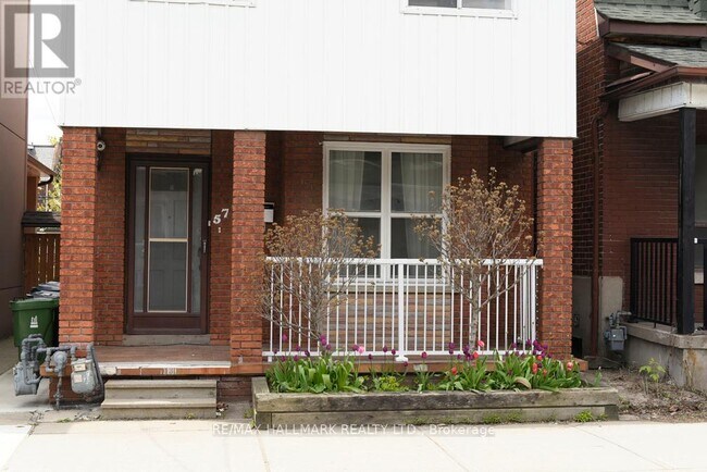 Photo du bâtiment - 576 Ossington Ave