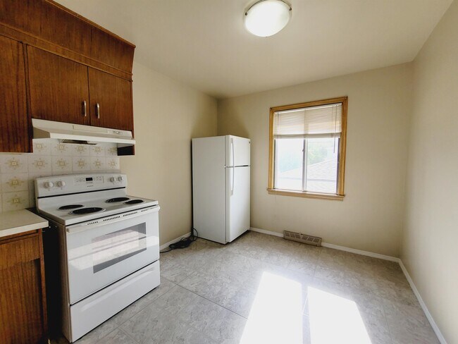 Photo du bâtiment - 10976 124 St