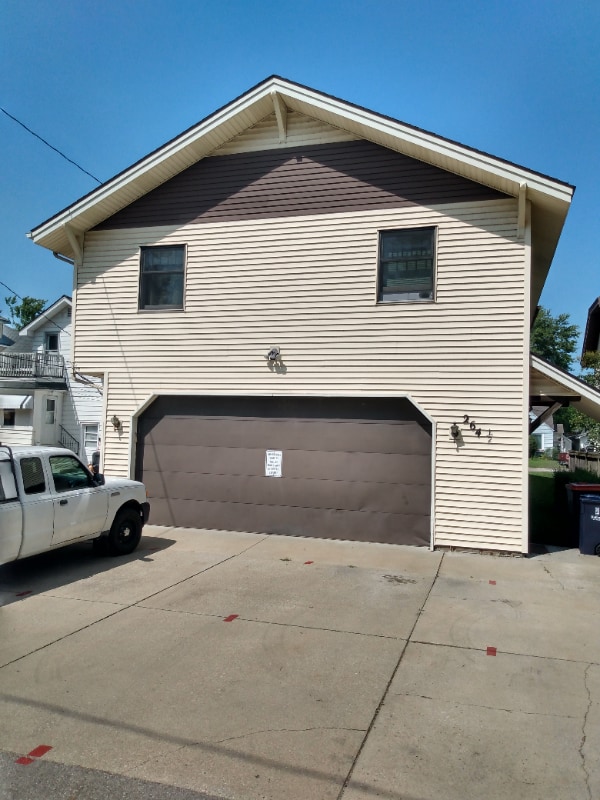 Primary Photo - 264 W 16th St