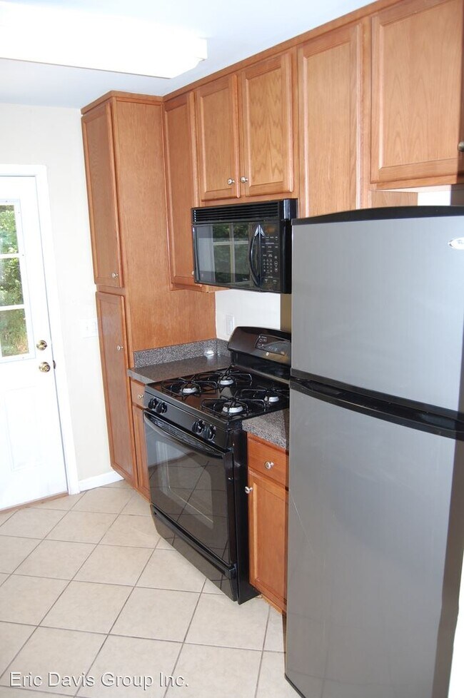 Building Photo - 2 br, 1.5 bath House - 251 Margaret Street