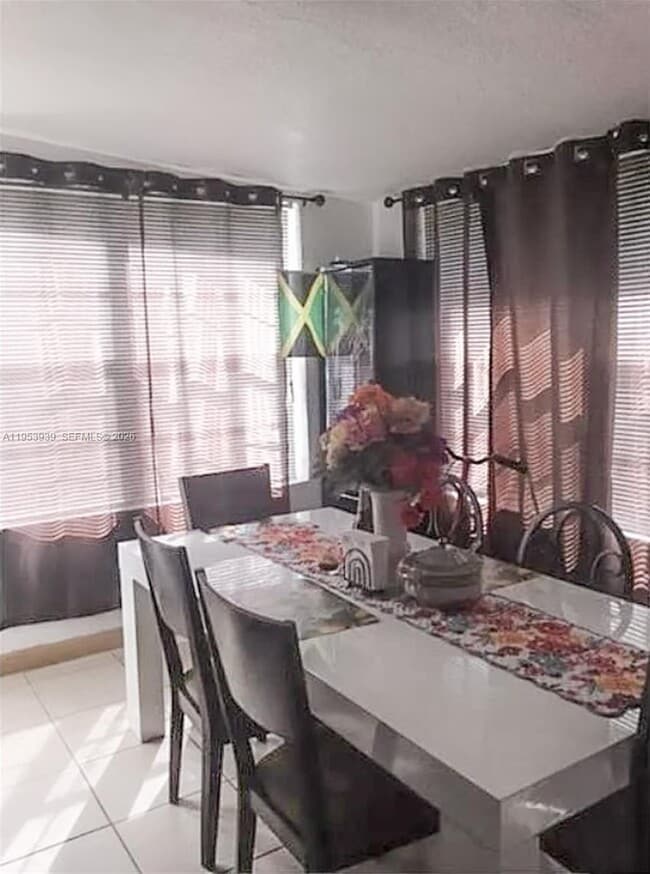 Building Photo - 1530 NW 11th Ct