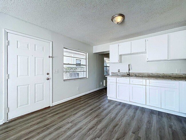 Foto del edificio - 8405 N Semmes St