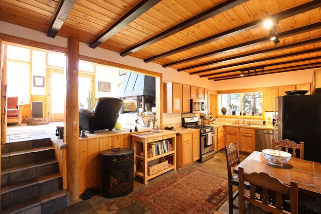 Foto del edificio - 43615 Wolf Rd