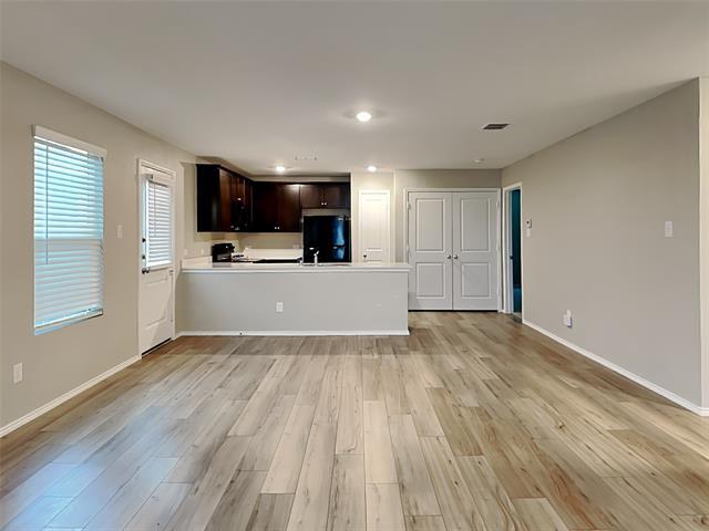 Foto del edificio - 604 Dashwood Dr