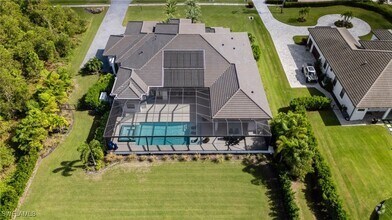 Building Photo - 15392 Old Pine Ct