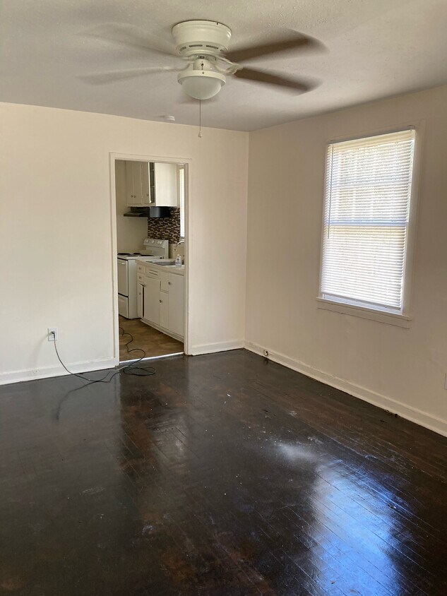Primary Photo - 2410 Knox Dr