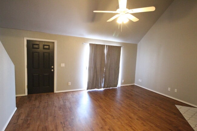 Photo - 1932 Lariat Cir House