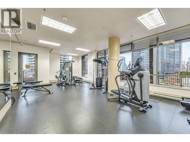 Building Photo - 4888 Brentwood Dr