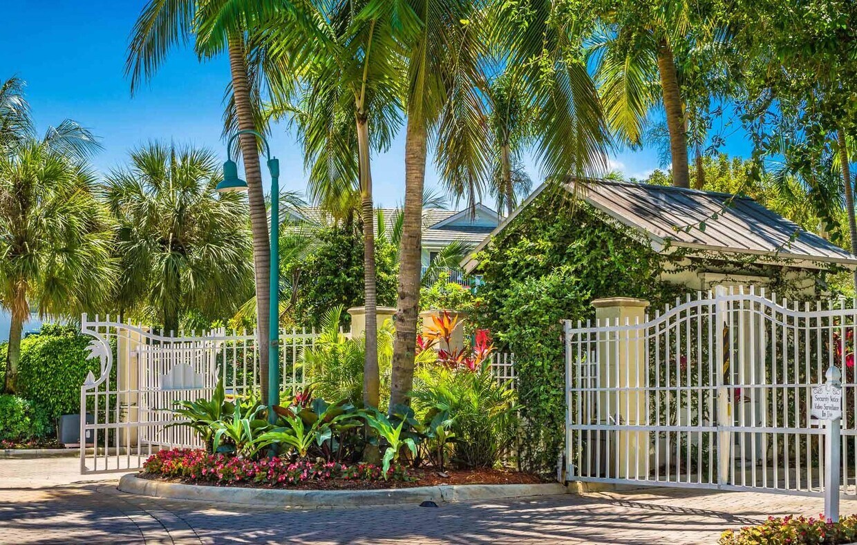 Primary Photo - 2501 Marina Bay Dr W