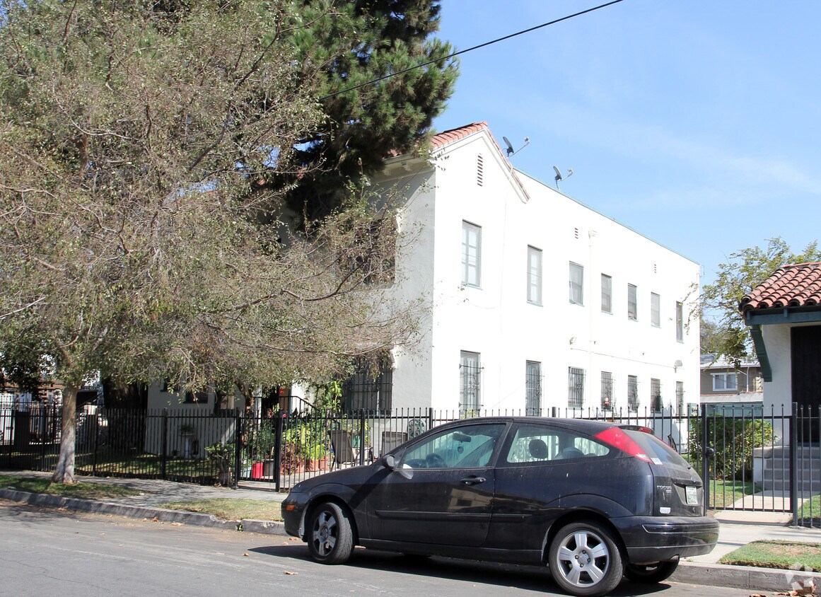 Foto principal - 2376-2378 Portland St