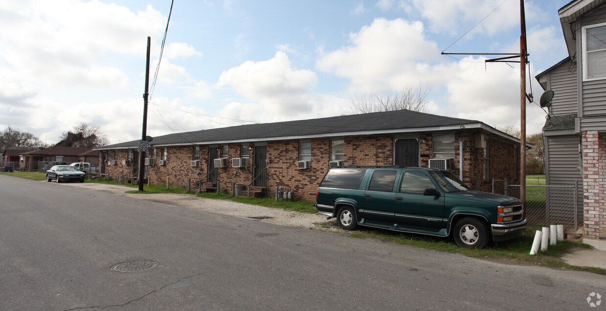 Foto del edificio - 545-468 Robinson Ave