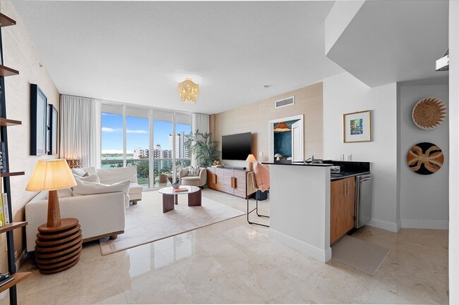 Foto del edificio - 7900 Harbor Island Dr