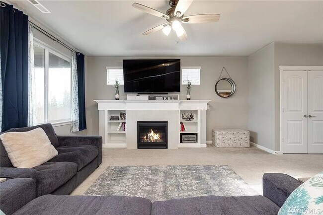 Living Room - 3960 Maritime Dr SW