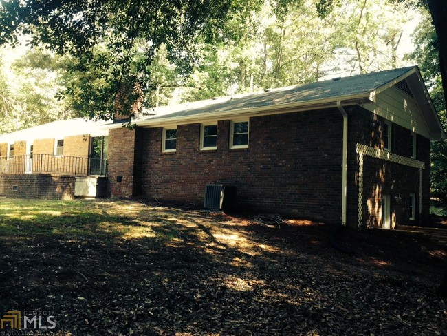 Building Photo - 964 Tyrone Rd