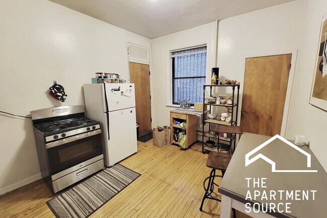 Foto del edificio - 923 W Waveland Ave