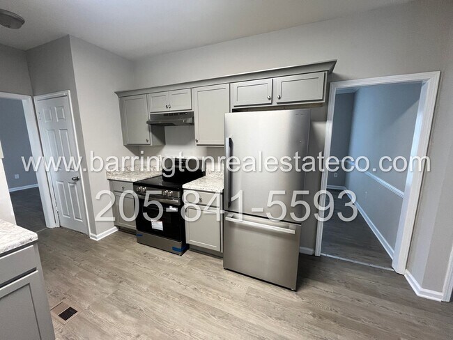 Foto del edificio - 4451 Englewood Rd