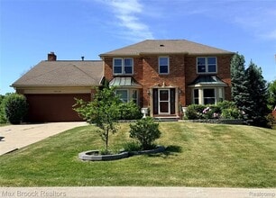 Building Photo - 30118 Kingsway Dr