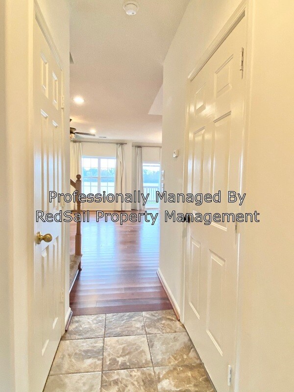 Foto del edificio - 203 Reflection Ln