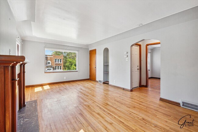 Foto del edificio - 5074 Chalmers St
