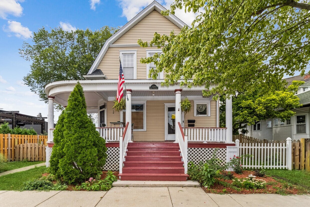 Foto principal - 3714 Grand Blvd