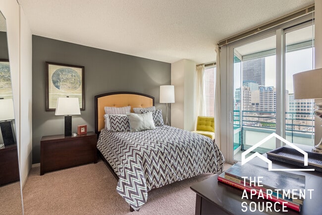 Photo - 345 E Ohio St Apartment