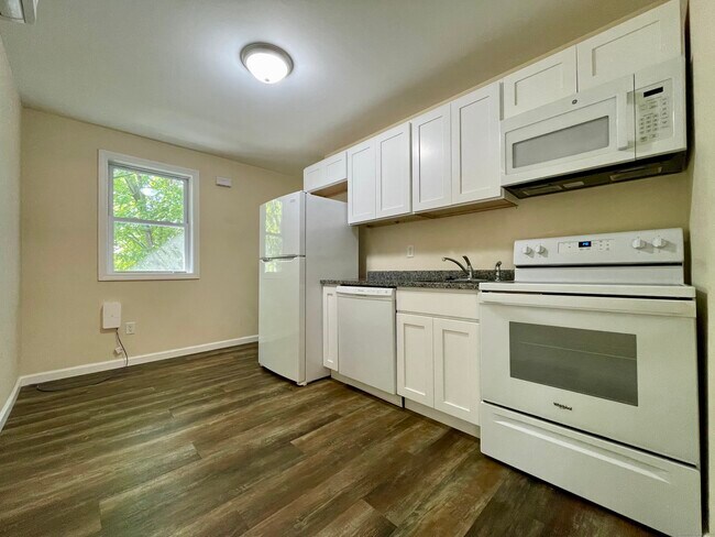 Building Photo - 29 Session St